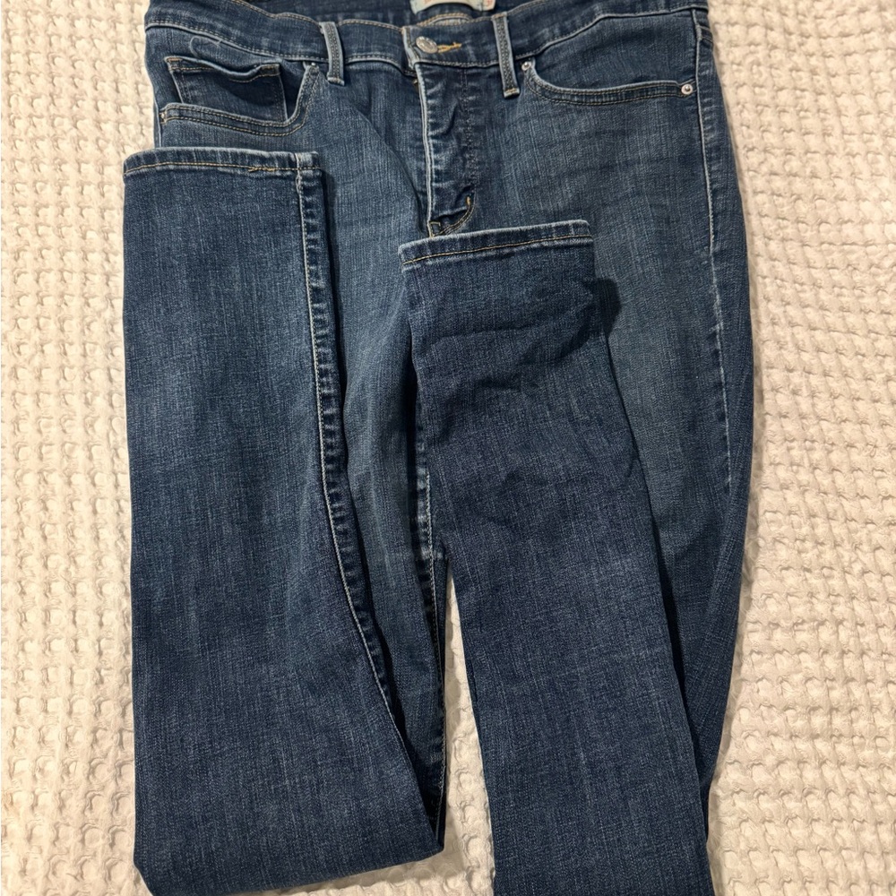 Levi’s - Picture 3 of 3